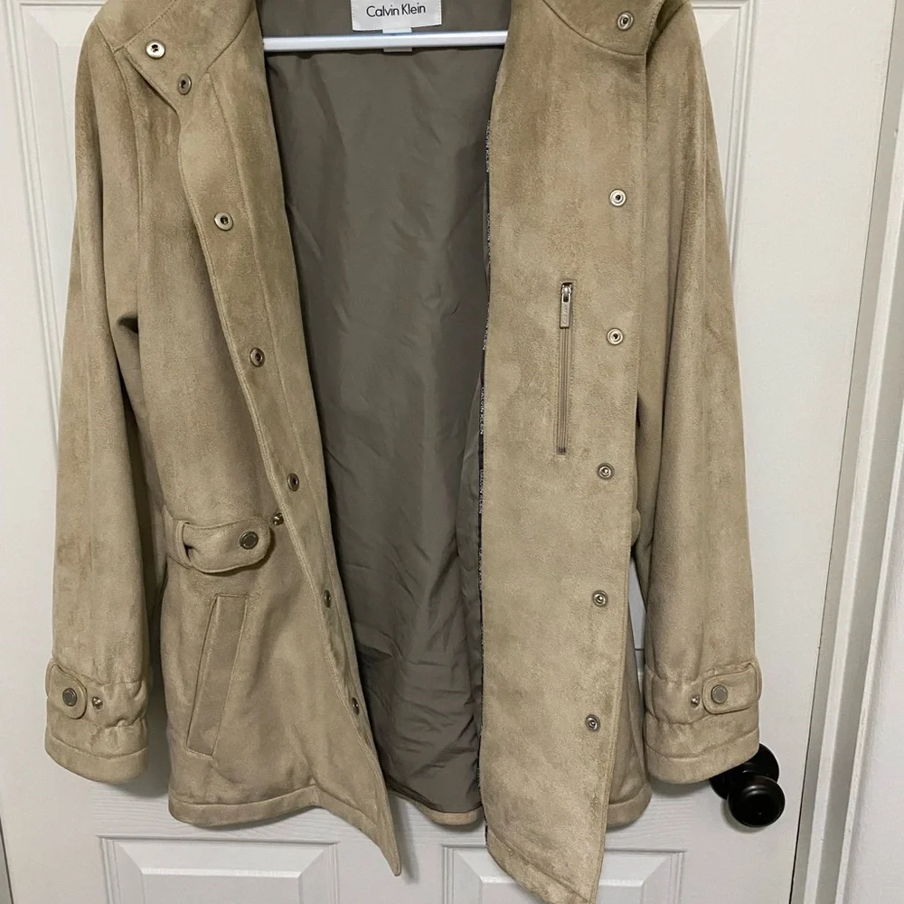Calvin Klein elegant beige